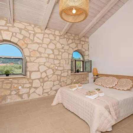 Ionio Elia By Vilă *