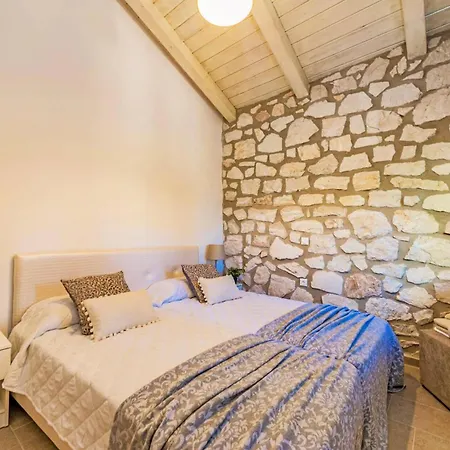 Ionio Elia By Vila *